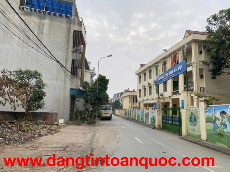Cơ hội cuối cùng lô đất 100m2 gần Tân Xã, khu vực trung tâm Hòa Lạc. Phù hợp xây trọ, đầu tư sinh lờ