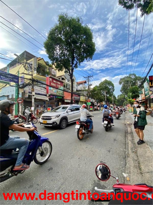 Mặt tiền Lê Văn Thọ P11 ngay CV Làng Hoa. Nhà 3 Tầng DT 4x24m. HĐT 27tr/th. Giá 15,5 tỷ (tl)