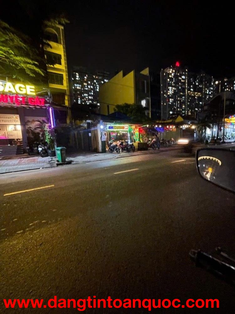 Quận 7, Lô Đất Mặt Tiền Hoàng Quốc Việt, 10,8x60m, Có Lối Đi Sàu, Giá Chào 115 tỷ, Bán Gấp