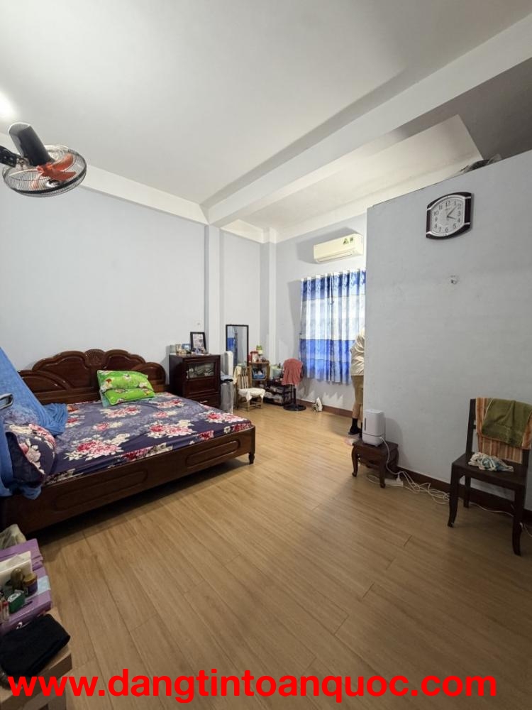 Mặt tiền Hoàng Hoa Thám 111m2 giá 17.5 tỷ, 3 tầng kẹp kiệt sát Lê Duẩn