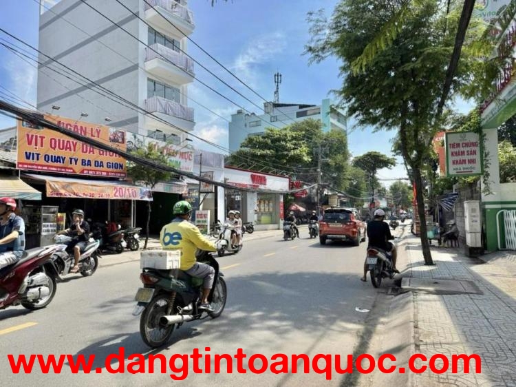 Mặt tiền Nguyễn Văn Khối P8 đoạn CV Làng Hoa, DT 4x25. Dòng tiền 24tr/tháng. Giá 14,2tỷ TL