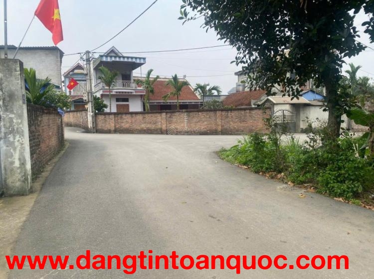 Đi bộ ra ga metro, chị gái giảm 300tr lô đất 100m, mặt tiền 8m đường oto tránh,vị trí kinh doanh