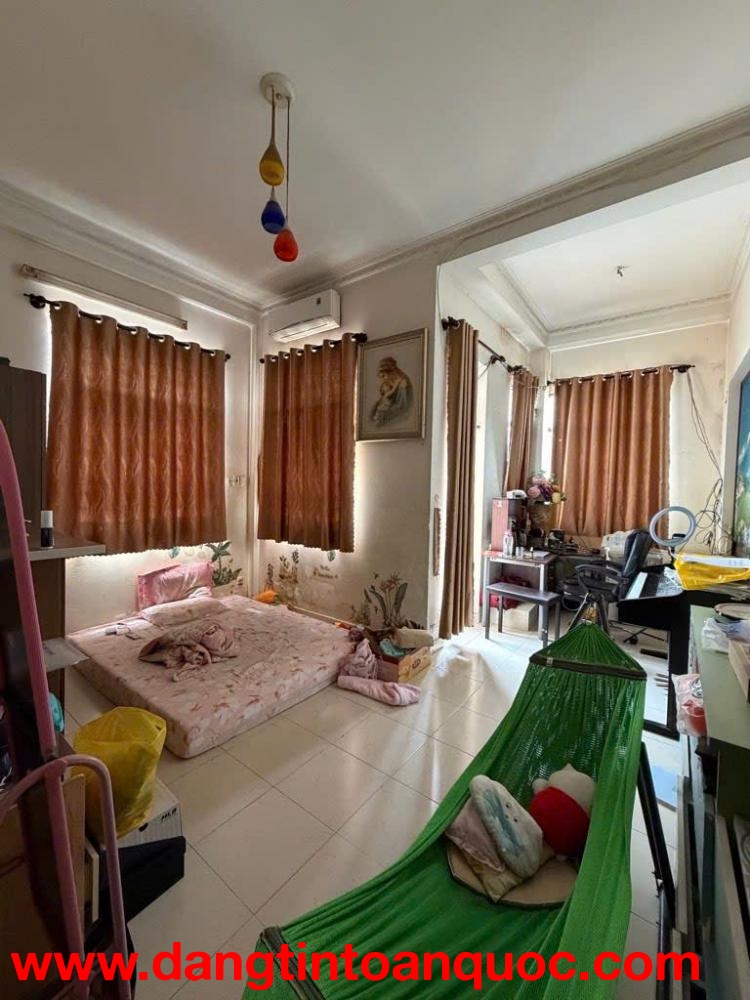 TT PHU NHUÂN  HXH Nhà 5 tầng đúc BTCT Có 6PN , 4 WC