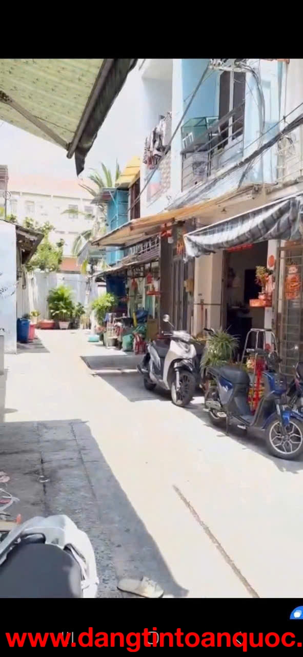 BÌNH TÂN - 3 Tỷ Nhỉnh - Hẻm Xe Hơi - Hẻm 2 Sẹc - Gần Chợ - Nở Hậu - 32M2 - 2 Tầng- 2PN