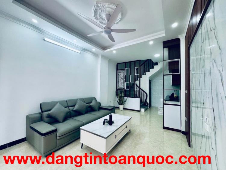 Bán nhà trung tâm Thạch Bàn, Long Biên 30m2 x5 tầng xây mới nhỉnh 6 t.ỷ