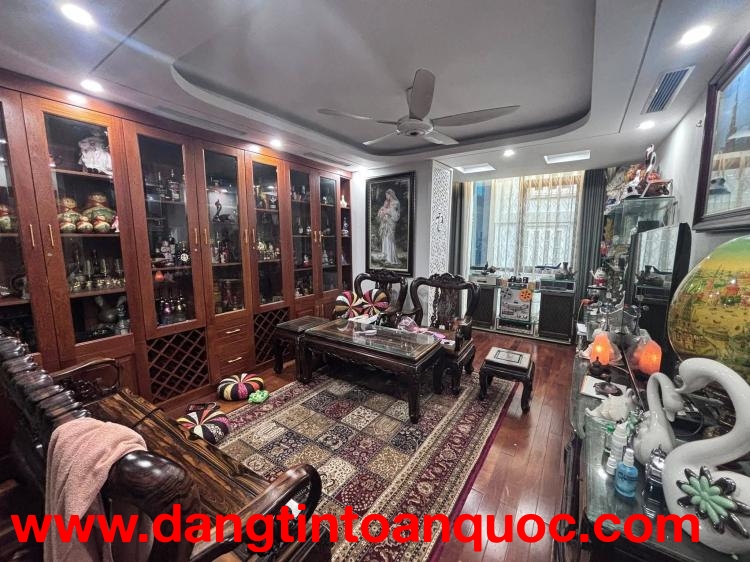 Bán nhà phố Kim Mã, Ba Đình, ngõ kinh doanh, gần phố, dân trí cao, 37m, 5 tầng, 9.6 tỷ