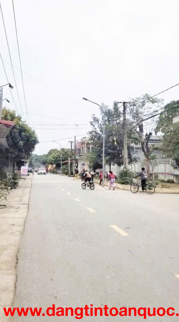 Đất nhà vườn Hòa Lạc - Sát vách thủ phủ công nghệ - Đường trục chính kinh doanh