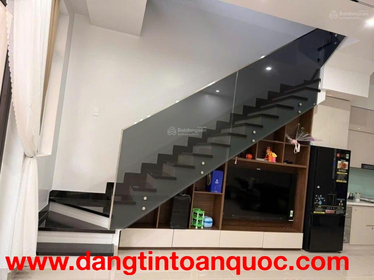 Bán NP Nguyễn Đức Thiệu, 7,55 tỷ, 104m2, 2PN, 3WC, giá siêu hời