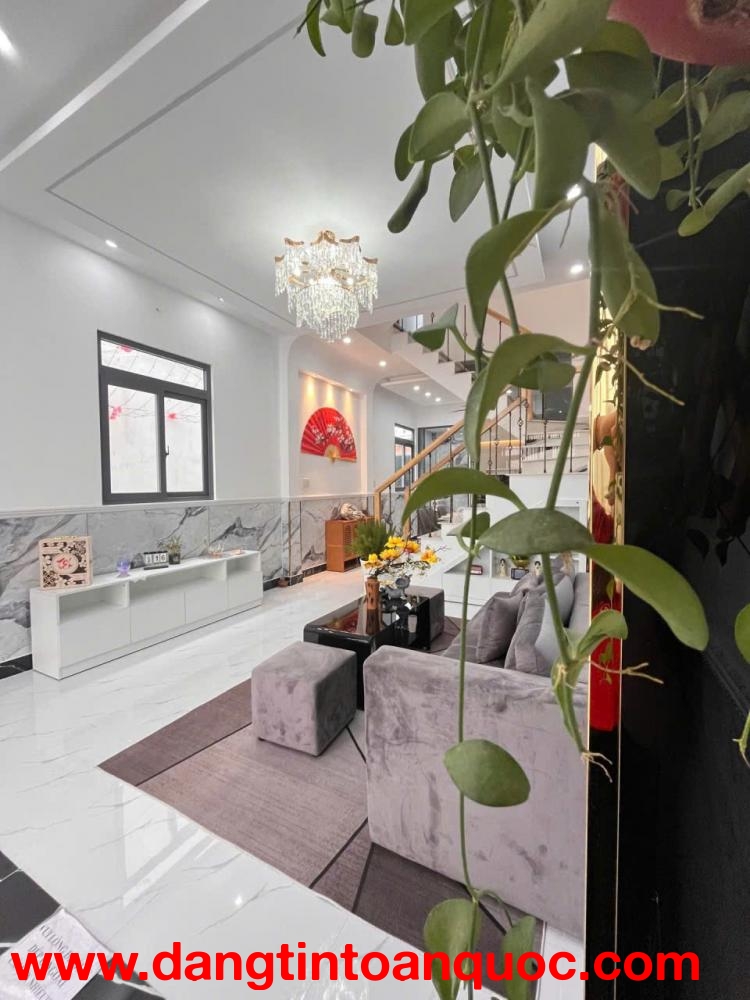 NHÀ PHỐ LÔ GÓC THỊ TRẤN NHÀ BÈ  4M×13M  ???? 2 LẦU  NHỈNH 6 TY - TL