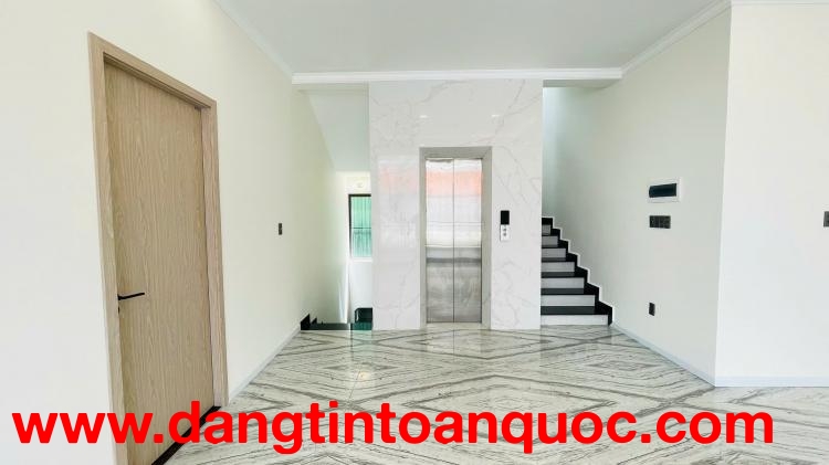 Cho thuê nhà mặt tiền Hùng Vương, Phường 9, Đà Lạt giá 60 triệu/tháng