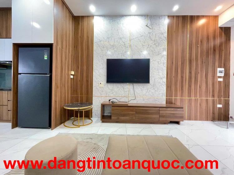 Bán nhà Hoa Lâm 35m 5 tầng lô góc ô tô tránh hơn 9 tỷ