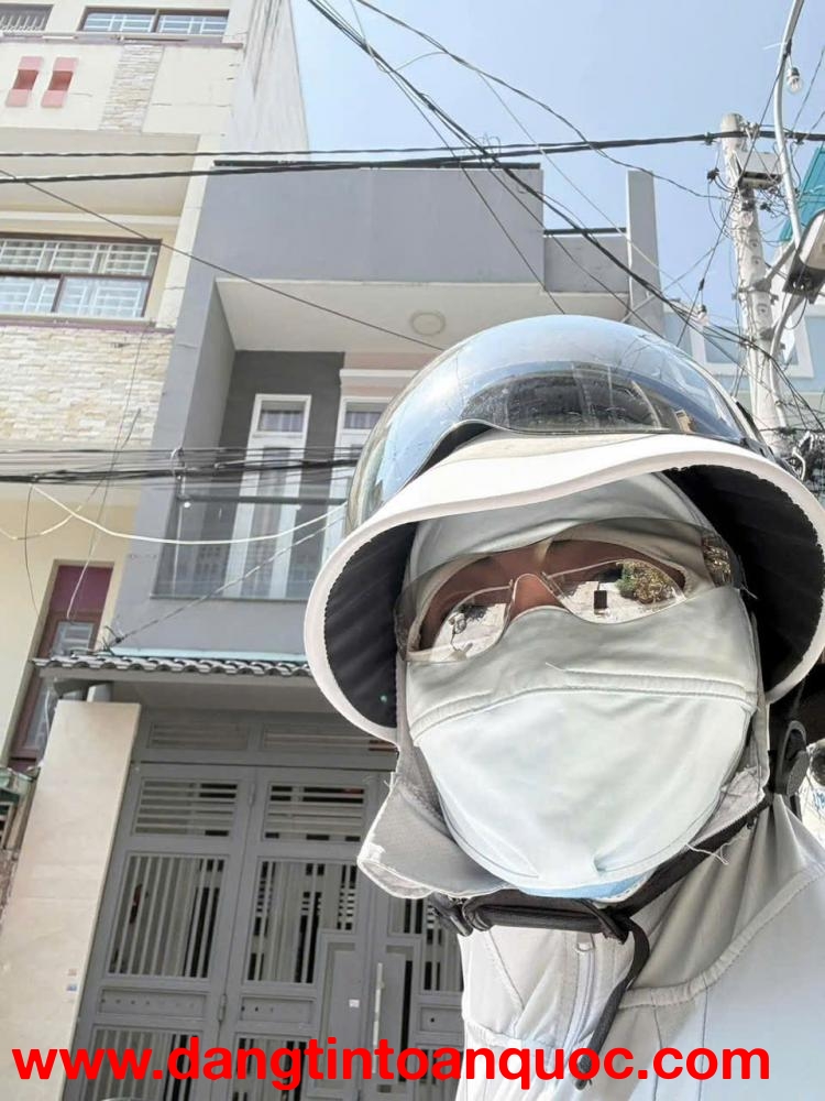 2 MT ĐƯỜNG 10M TRƯỚC SAU - 4 X 18- 3 TẦNG - TƯƠNG LAI RA MT ĐỔI ĐỊA CHỈ - NHỈNH 7 TỶ TL