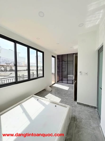 HÀNG HÓT 4 TẦNG NHÀ HẺM CÁCH MẶT TIỀN XE HƠI CHỈ VÀI BƯỚC CHÂN - CHỦ NHÀ TẶNG FULL NỘI THẤT TỪ A-Z. 