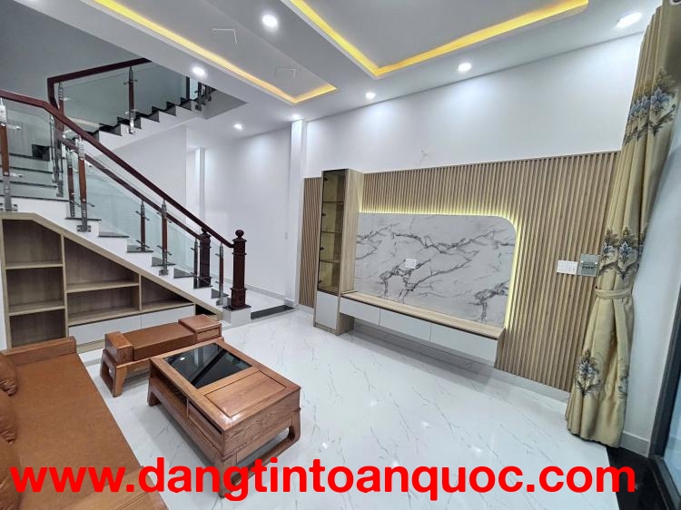 NHÀ MỚI TÂN XUÂN 1 - HÓC MÔN: VỊ TRÍ VÀNG, 3PN, HƯỚNG ĐÔNG NAM, SỔ HỒNG GIÁ 4.5 TỶ