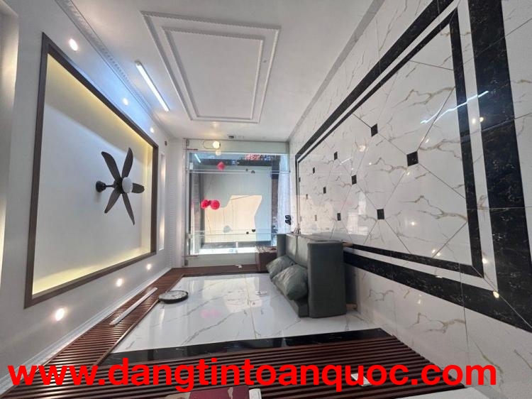 NHÀ ĐẸP THOÁNG GẦN VIỆT HƯNG – Ô TÔ - KHU VỰC NHIỀU TIỆN ÍCH - TẶNG NỘI THẤT 6 TỶ CTL