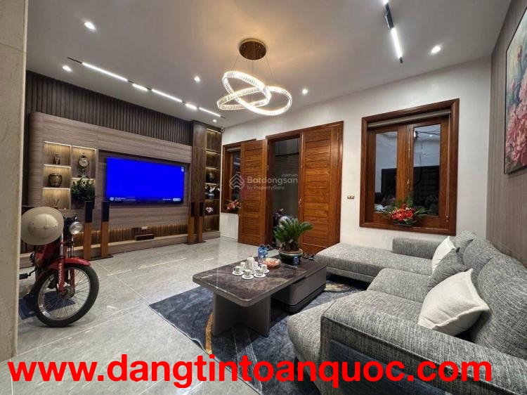 Bán nhà phố Đầm Trấu 4 tầng ô tô cửa chỉ 30 tỷ