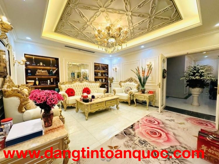 BÁN BIỆT THỰ SÂN VƯỜN PHỐ NGỌC THUỴ - Ô TÔ THÔNG - 130M NHỈNH 21 TỶ