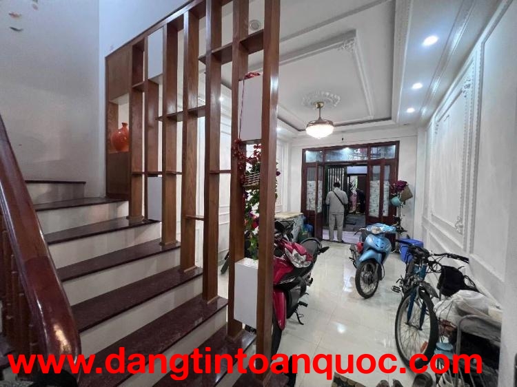 Bán nhà dệp Bồ Đề- Dân Xây- View Hồ- Ô tô- Full NTSát phố 55m 5 tầng nhỉnh 13 tỷ(TL)