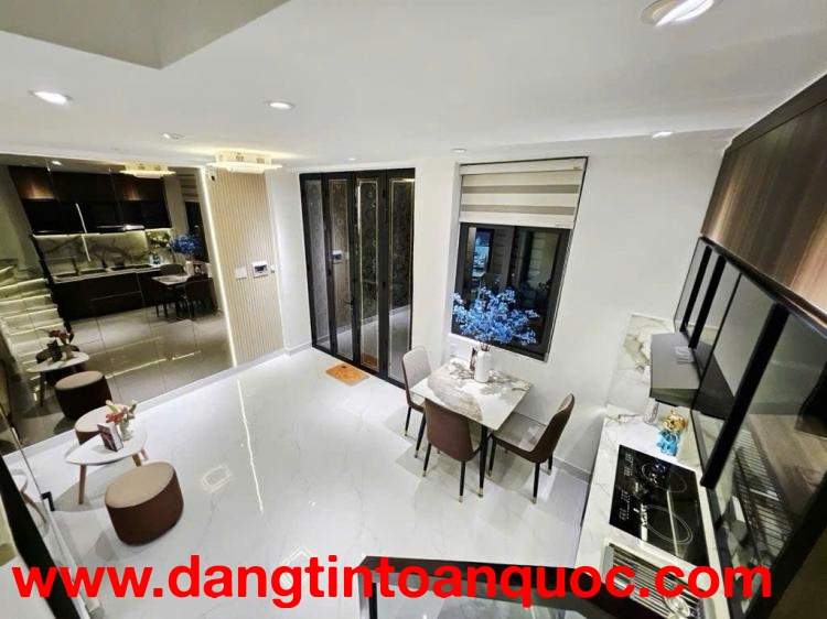 Nhà gần Trường Đại Học Công Thương Tân Phú - 3 tầng - 3PN - tặng full n ội thất - 3.65 tỷ