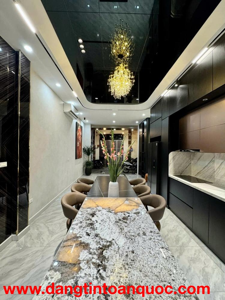 Bán nhà Khương Đình 47m2 6t giá hơn 13 thang máy tỷ full nội thất hoa hậu dòng tiền