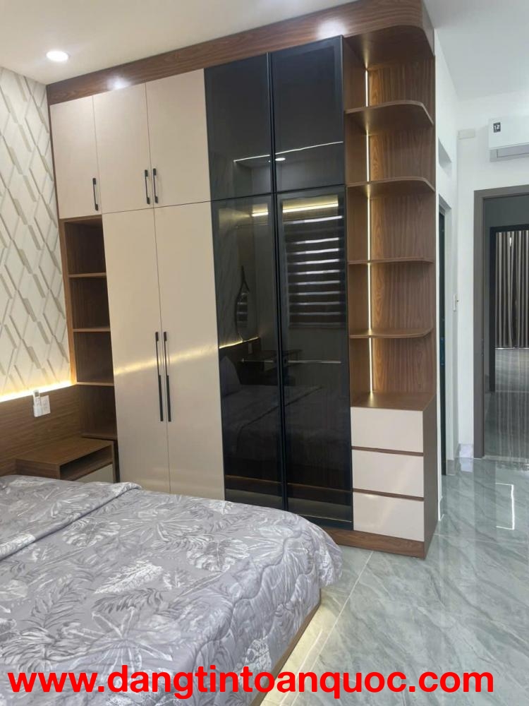 Bán nhà mặt tiền 1 trệt 1 lửng 2 lầu 5x17m giá 5,8 tỷ Đường Phạm Thị Tôm