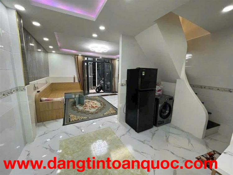 NHÀ ĐẸP Q7 - 2 TẦNG - 46m2 - GẦN MẶT TIỀN - CHỈ 3TỶ NHỈNH