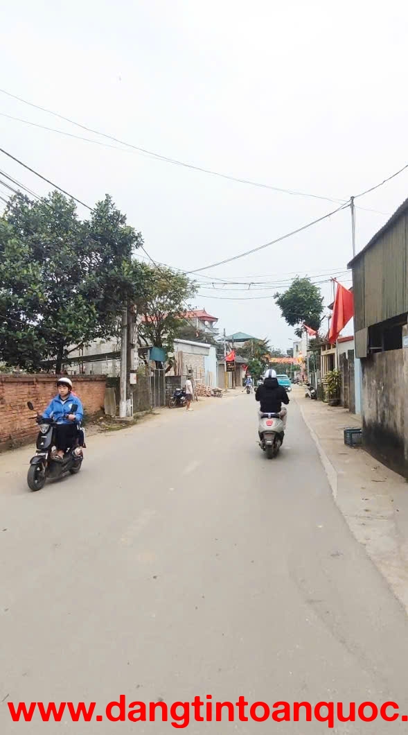 Bán rẻ mảnh đất cực đẹp đường rộng thoáng, full thổ cư tại gần QL21