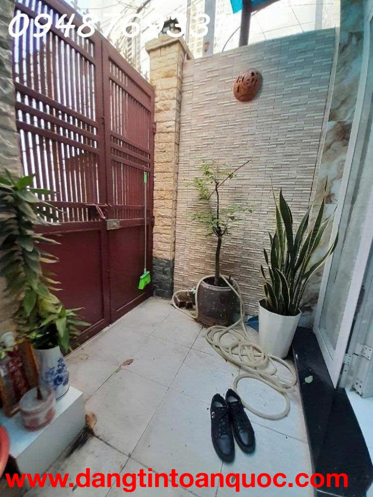 BÁN NHÀ GẦN CẦU CHÀ VÀ QUẬN 8– SÁT Q5 – 132M² – 7PN 7WC – NHỈNH 7 TỶ