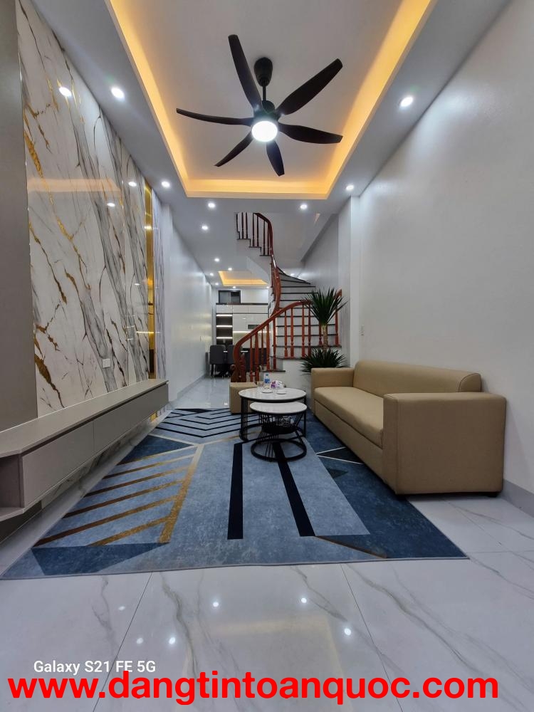 bán nhà 3 tầng đẹp, ngõ thông thẳng trung tâm quang trung gần vincom