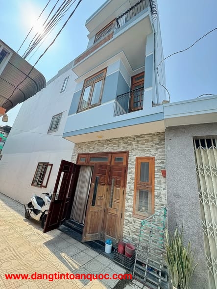 BÁN NHÀ 3 TẦNG MÊ ĐÚC KIÊN CỐ HẺM CẦU BÈ ĐƯỜNG Ô TÔ TẬN NƠI PHƯỜNG TÂY NHA TRANG