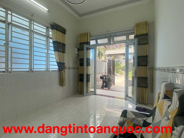 Bán nhà 2 Tầng Trung Tâm Biên Hòa,SHR đường ô tô,ngay Tỉnh Uỷ Đồng Nai