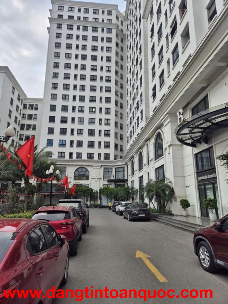 Chính chủ cần bán căn chung cư CẦU GIẤY. 62M, 2N, 2VS. Giá nhỉnh 6 tỷ.