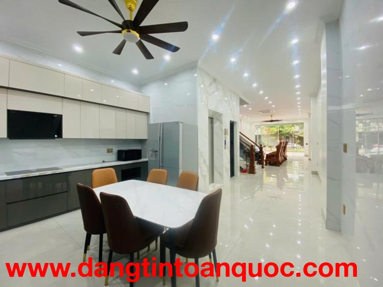 CHO THUÊ NHÀ MÓI ĐẸP CÓ 6 PHÒNG NGỦ, THANG MÁY Ở LUÔN