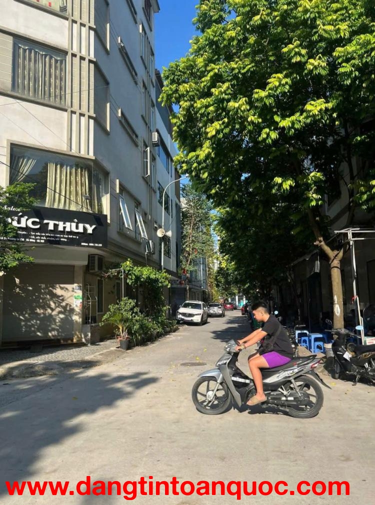 Bán nhà KĐT Văn Khê Hà Đông 50m2, 8 tầng thang máy, full nội thất, dòng tiền 80tr/tháng, ô tô tránh,