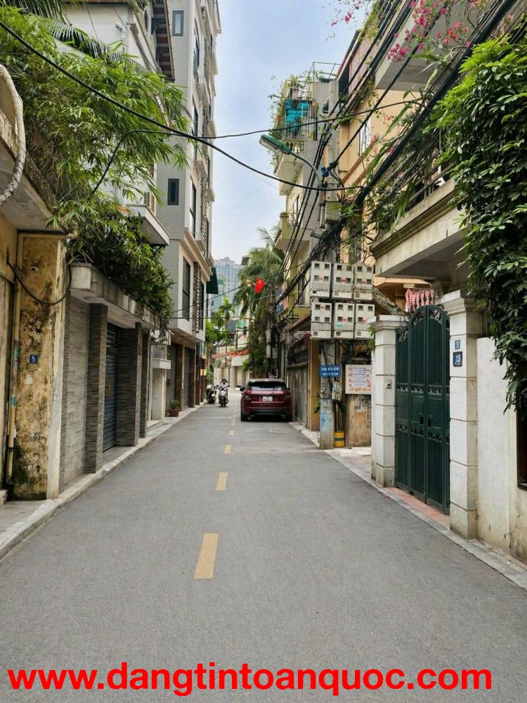 Bán nhà phố Lạc Long Quân, Tây Hồ, dân xây, gần ô tô tránh, thoáng sáng, 40m, 11 tỷ