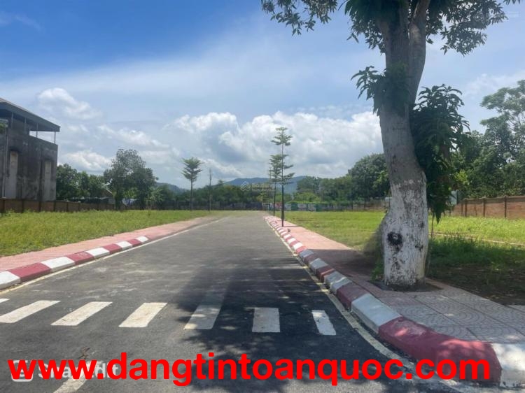 Bán đất view hồ Vai Réo, full cư 104.3m2, MT 5.65m, giá 50 triệu/m2