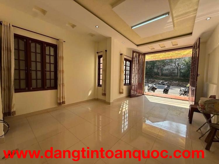 Cho thuê nhà mặt tiền Mai Hắc Đế, phường 6, Đà Lạt 25 triệu/tháng