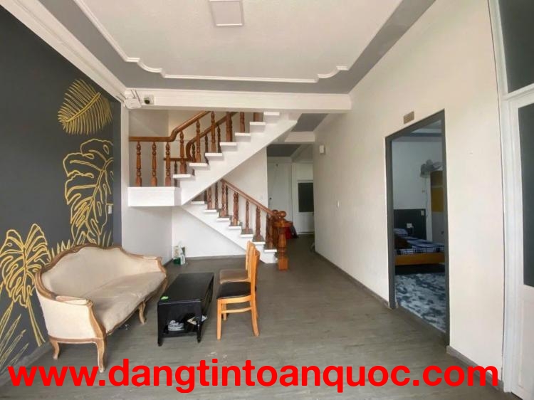 Cho thuê mặt bằng mặt tiền Lý Nam Đế, phường 8 Đà Lạt 10 triệu/tháng