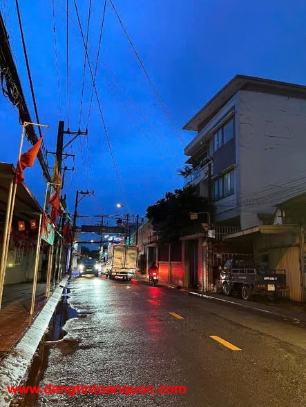 + BÁN NHÀ LÊ VĂN KHƯƠNG QUẬN 12
+ Dt : 4.4m x 15m 63m2
+ Kc : 3 tầng 3pn
+ Giá : 7 Tỷ