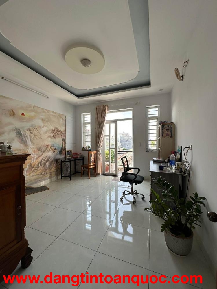 CHÍNH CHỦ GỬI BÁN THẠNH XUÂN 25 -3 TẦNG BTCT-56m2-HẺM 5m XE HƠI VÀO NHÀ -NHỈNH 5 TỶ