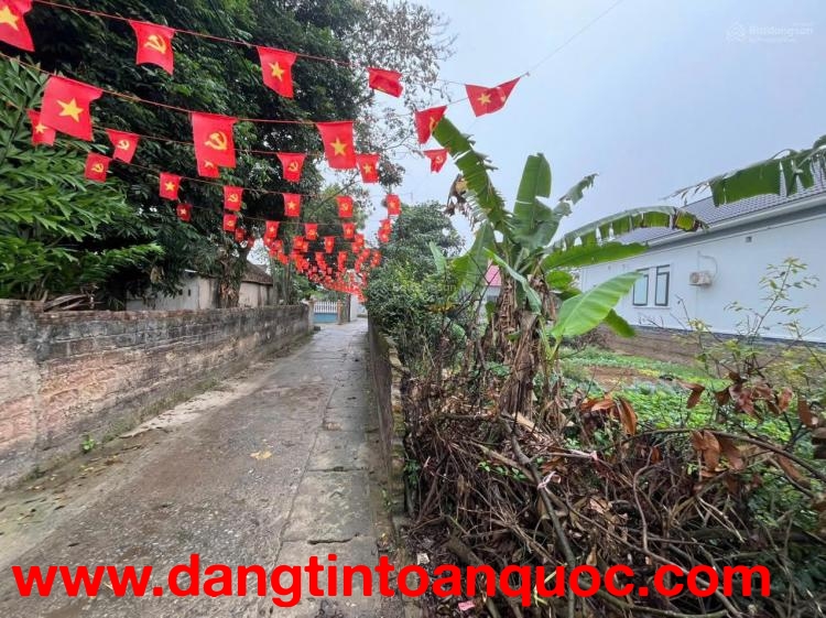 CẦN TIỀN BÁN GẤP ĐẤT NGHỈ DƯỠNG ĐẸP QUỐC OAI - SỔ ĐỎ CHÍNH CHỦ