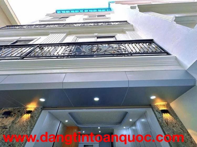 NHÀ ĐẸP - GIÁ TỐT - Vị Trí Đắc Địa Tại PHẠM VĂN ĐỒNG - CẦU GIẤY