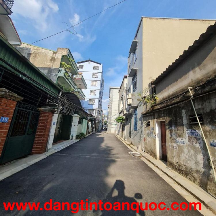 Bán đất 46m2 Trâu Quỳ Gia Lâm đường ô tô 16 chỗ thông. Giá đầu tư. Lh 0989894845