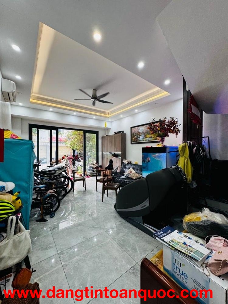 BÁN NHÀ LIỀN KỀ VIỆT HƯNG 76M2 - 6 TẦNG THANG MÁY- GARA Ô TÔ – 2X TỶ