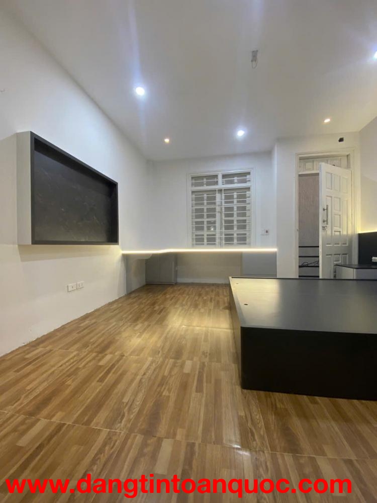 NHÀ NGỌC THỤY 30M² – 3 TẦNG – Ô TÔ QUA CỔNG – Ở NGAY