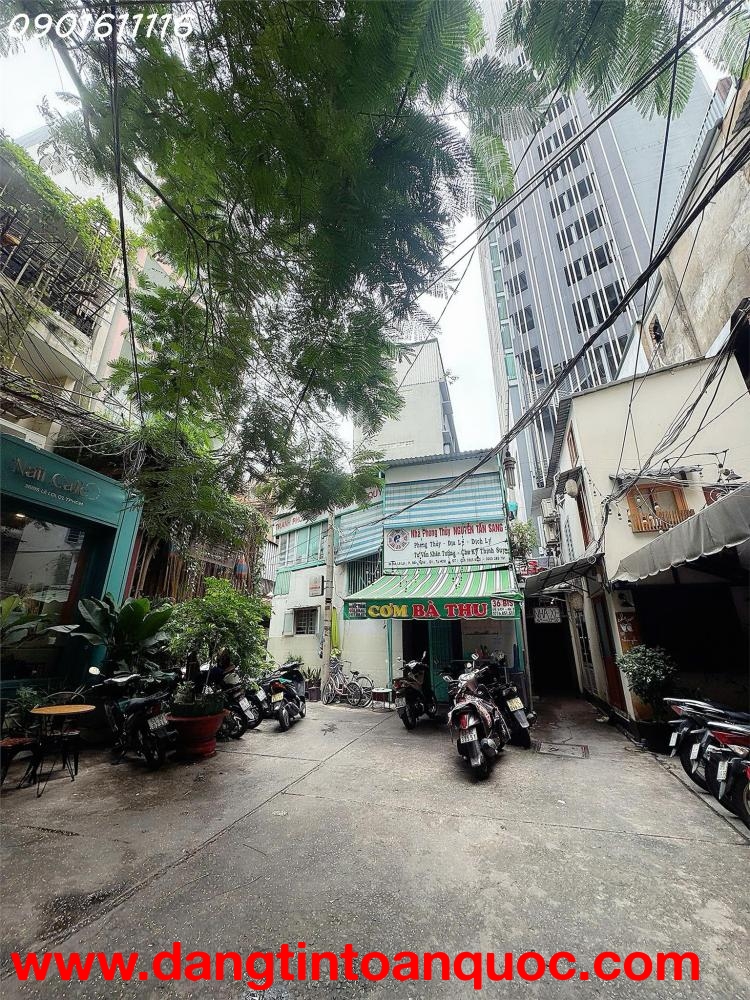 HIẾM BÁN - MẶT TIỀN HXH Đ. LÊ LỢI, QUẬN 1 - 5M*11M - GPXD 5 TẦNG SÂN THƯỢNG * Liên hệ GIANG GIANG: 0