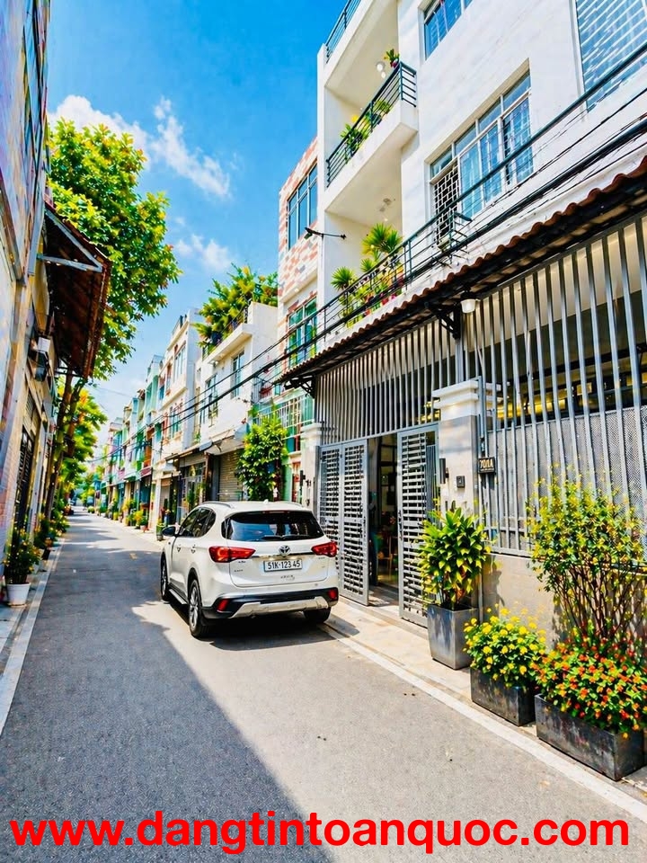 HẺM XE HƠI THÔNG – 66M² – NGANG 6 HIẾM – 3 TẦNG – GẦN GA T3 – ĐHCT NHÍCH 8