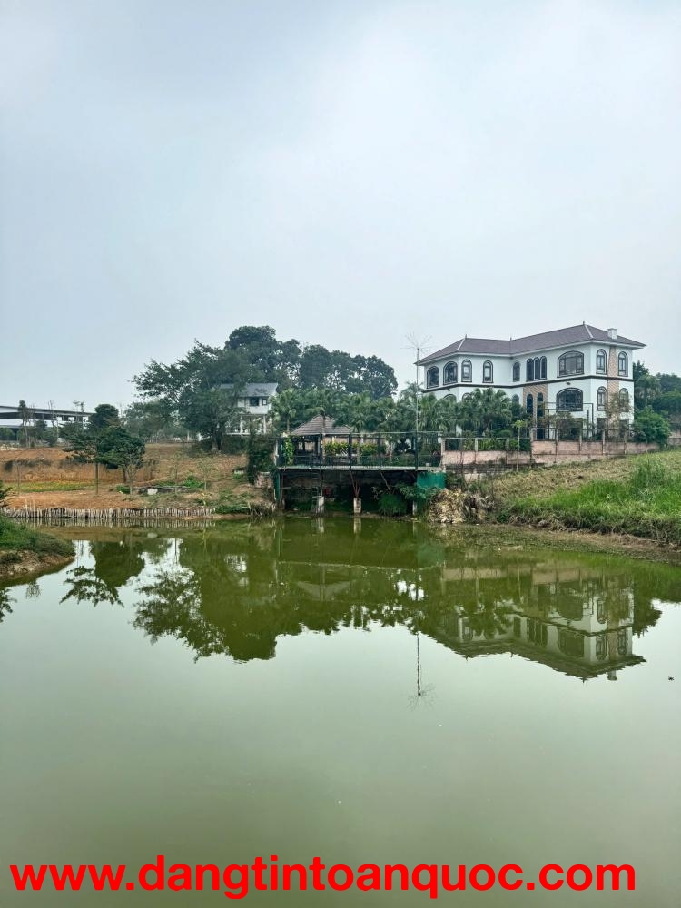 CẦN BÁN GẤP LÔ GÓC VỊ TRÍ ĐẮC ĐIA SÁT QL21, SÁT DỰ ÁN ĐẤT ĐẤU GIÁ ĐỒNG MÔ LAKESIDE TẠI HOÀ LẠC