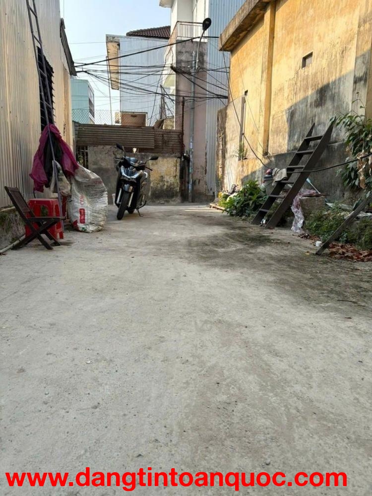 Lô đất 178m2 - Tặng Kèm Nhà Cấp 4 - Diên tích khủng - Sau lưng mặt tiền Trường Chinh - Cẩm Lệ - Giá 