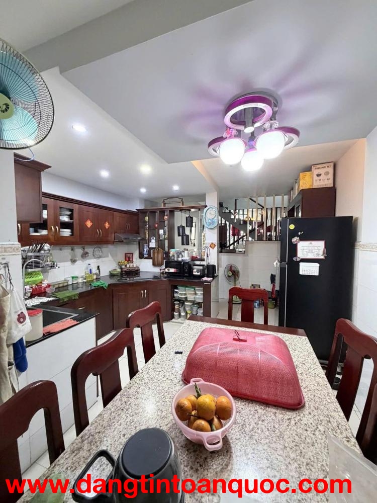 Bán nhà Mặt tiền Đỗ Nhuận - giao Lê Trọng Tấn, 500m Aeon, 4x18m, 4 Tầng 5PN, 9,8 tỷ.